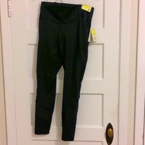 NWT Ultra High-rise Legging (sz L)